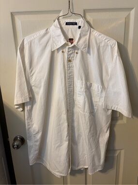Chelsea Town Men's Short-Sleeve White Button-Down Shirt